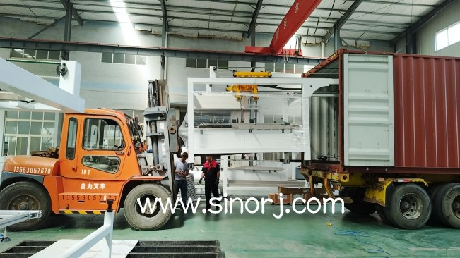 中東老客戶加購(gòu)的pvc仿大理石設(shè)備裝柜發(fā)貨中