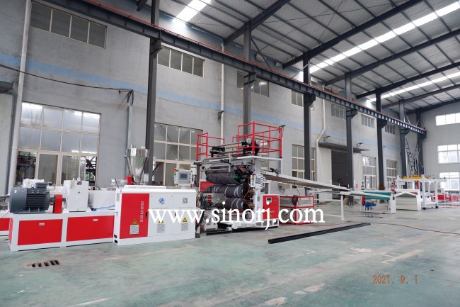 出口中東的格柵板，大理石板，碳晶板生產(chǎn)線發(fā)貨。